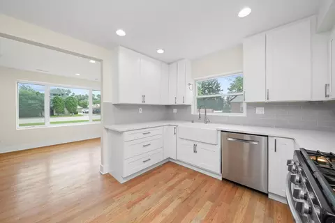 7910 W 71st St, Bridgeview, IL 60455 photo 9