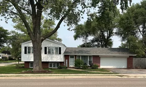 1101 S Main St, Lombard, IL 60148