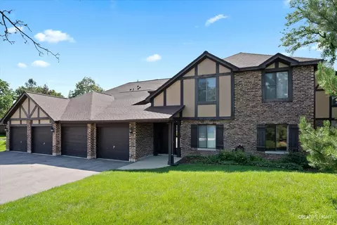 1418 Princeton Ct #A, Wheaton, IL 60187