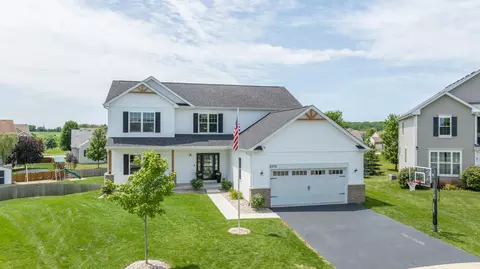 2372 Winterthur Grn, Yorkville, IL 60560