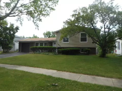 7834 Carlisle Dr, Hanover Park, IL 60133