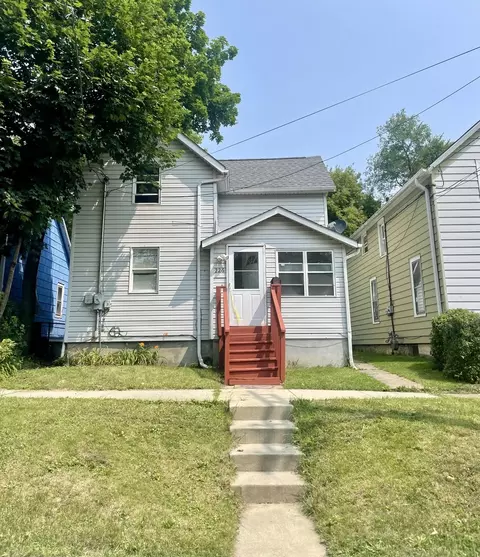 226 Mckinley Ave, Waukegan, IL 60085