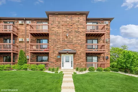 1101 Cedar St #2B, Glendale Heights, IL 60139