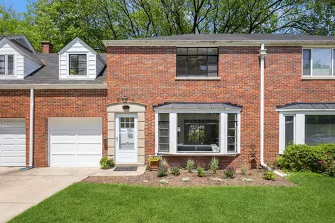 2013 Grant St, Evanston, IL 60201