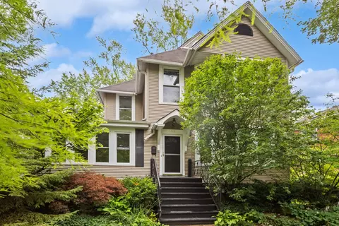 1715 Walnut Ave, Wilmette, IL 60091