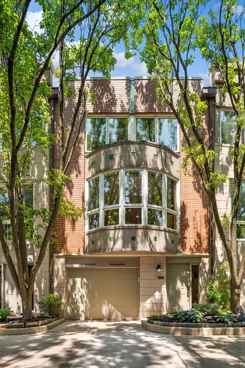 2675 N Greenview Ave #G, Chicago, IL 60614
