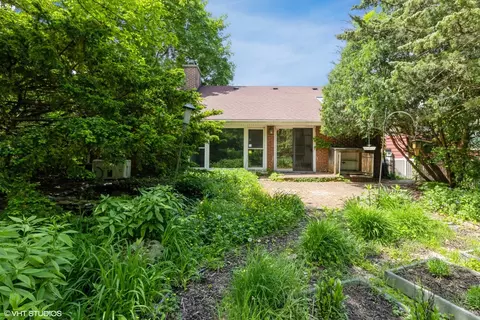 301 S Wolf Rd, Des Plaines, IL 60016 photo 13
