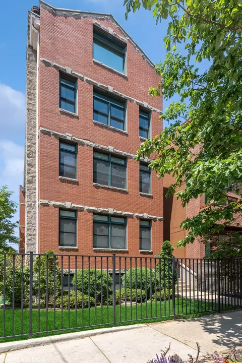 1102 N Marshfield Ave #2W, Chicago, IL 60622