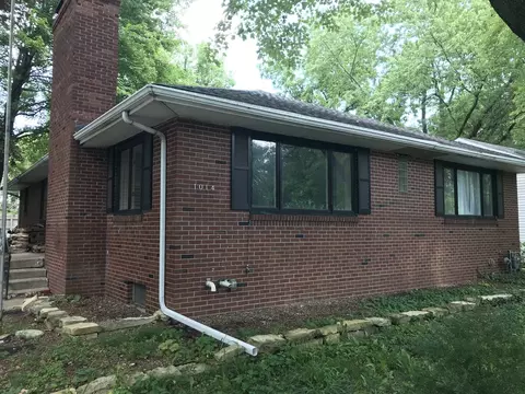 1014 W Springfield Ave, Champaign, IL 61821