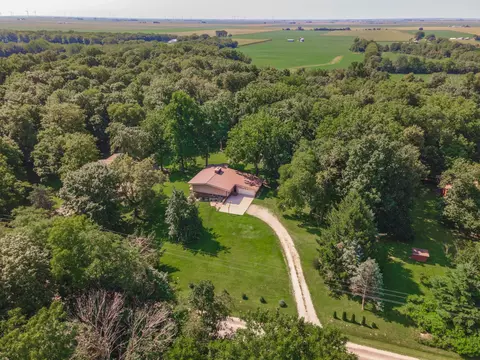 29227 E 800 North Rd, Ellsworth, IL 61737
