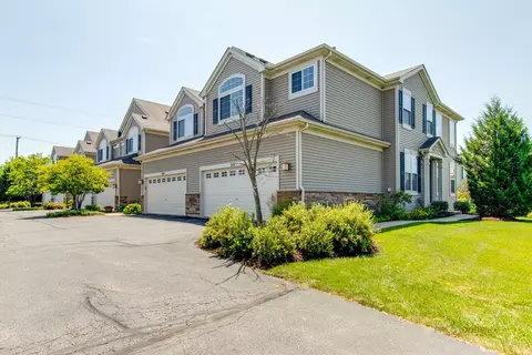 641 S Jade Ln, Round Lake, IL 60073