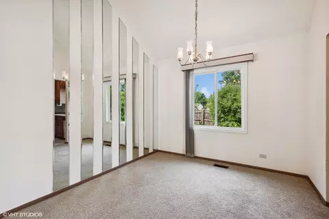 1196 Jasmine Ct, Bartlett, IL 60103 photo 3