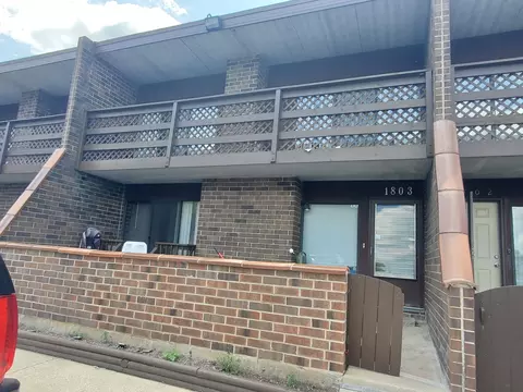 1803 Kenneth Cir, Elgin, IL 60120