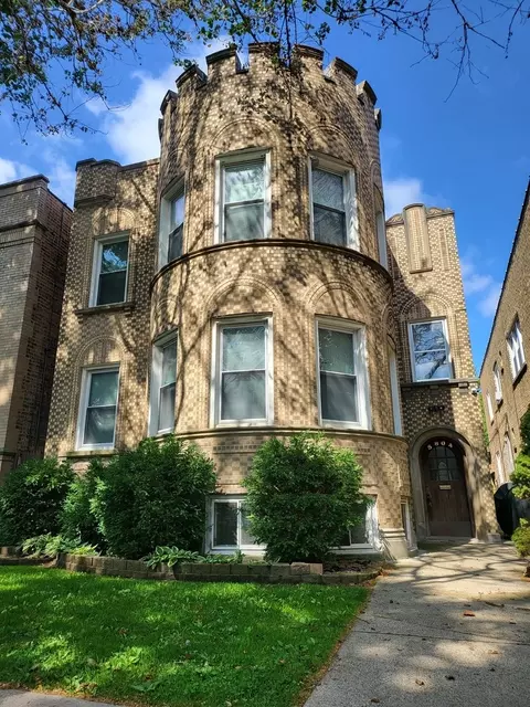 5804 N Artesian Ave, Chicago, IL 60659