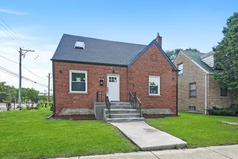 10015 S Crandon Ave, Chicago, IL 60617