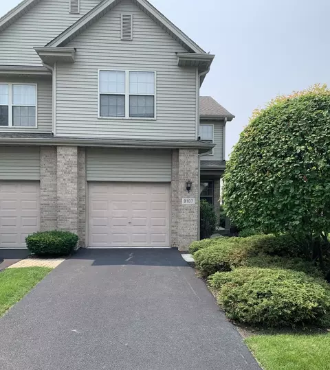 9107 Mansfield Dr, Tinley Park, IL 60487