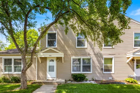 535 Darlene Ln #C, Glendale Heights, IL 60139