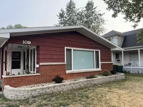 109 W Elm St, Streator, IL 61364