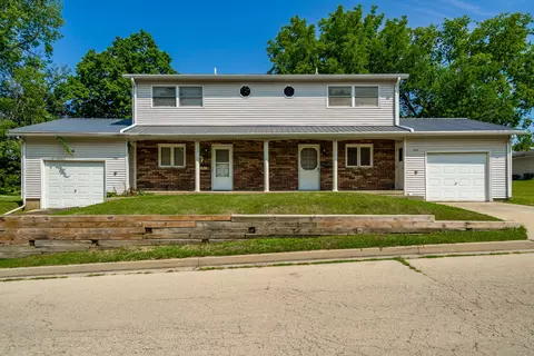 301-303 E Graham St, Dixon, IL 61021