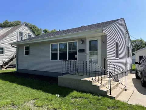 24 S Poplar St, Manteno, IL 60950