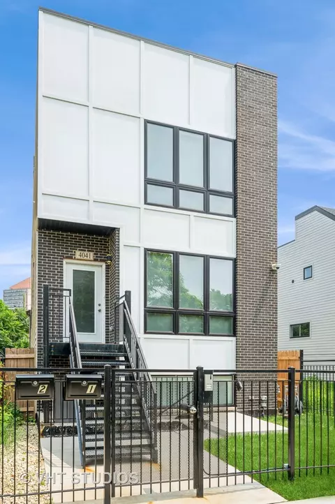 4041 S Prairie Ave, Chicago, IL 60653