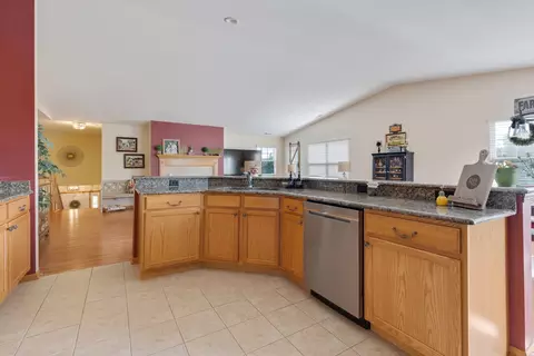 1573 Millbrook Dr, Algonquin, IL 60102 photo 7