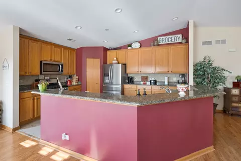 1573 Millbrook Dr, Algonquin, IL 60102 photo 9