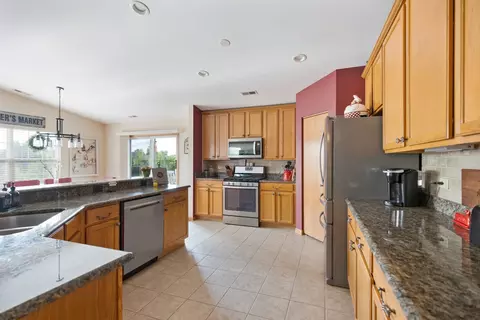 1573 Millbrook Dr, Algonquin, IL 60102 photo 8