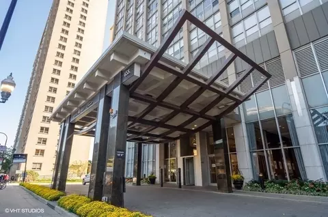 655 W Irving Park Rd #3804, Chicago, IL 60613