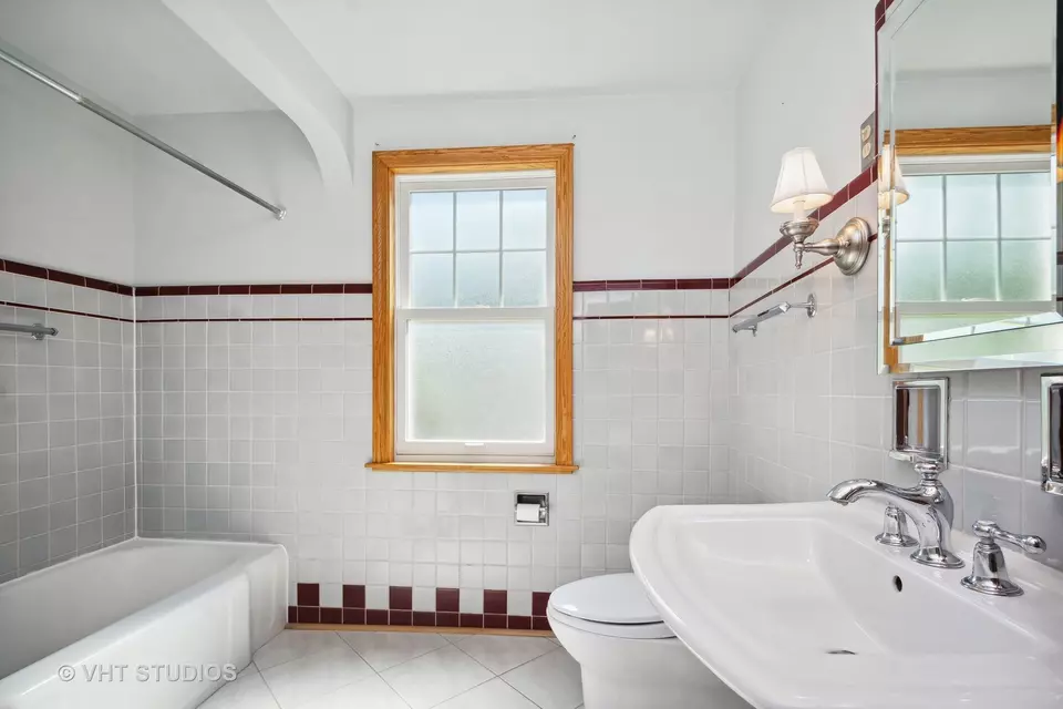  5852 N Bernard St, Chicago, IL 60659 photo 15