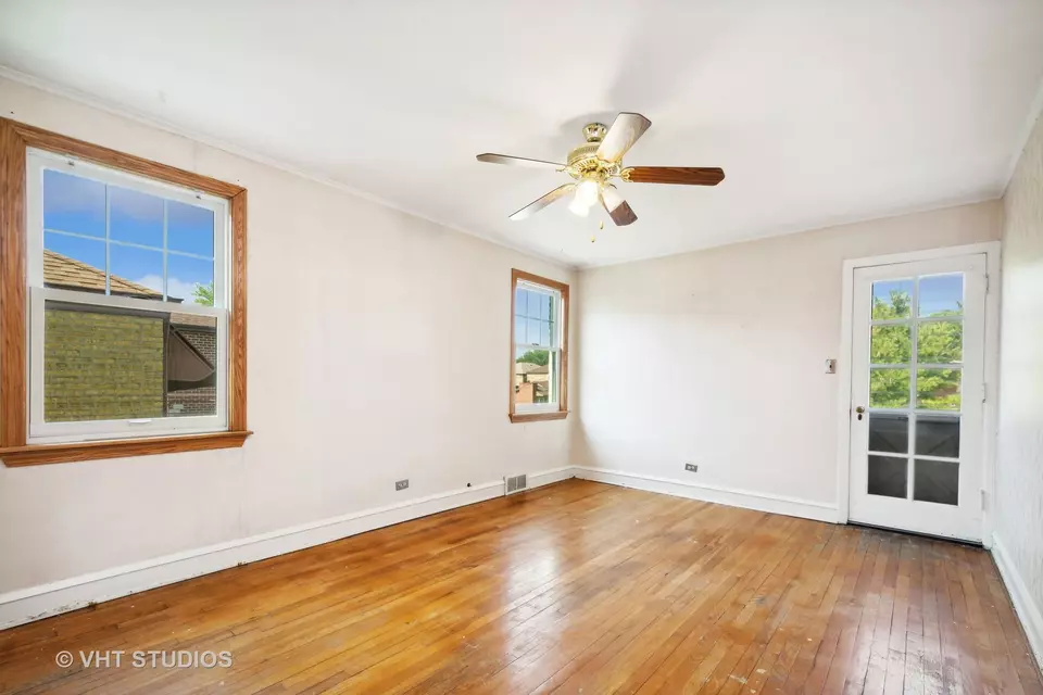  5852 N Bernard St, Chicago, IL 60659 photo 12