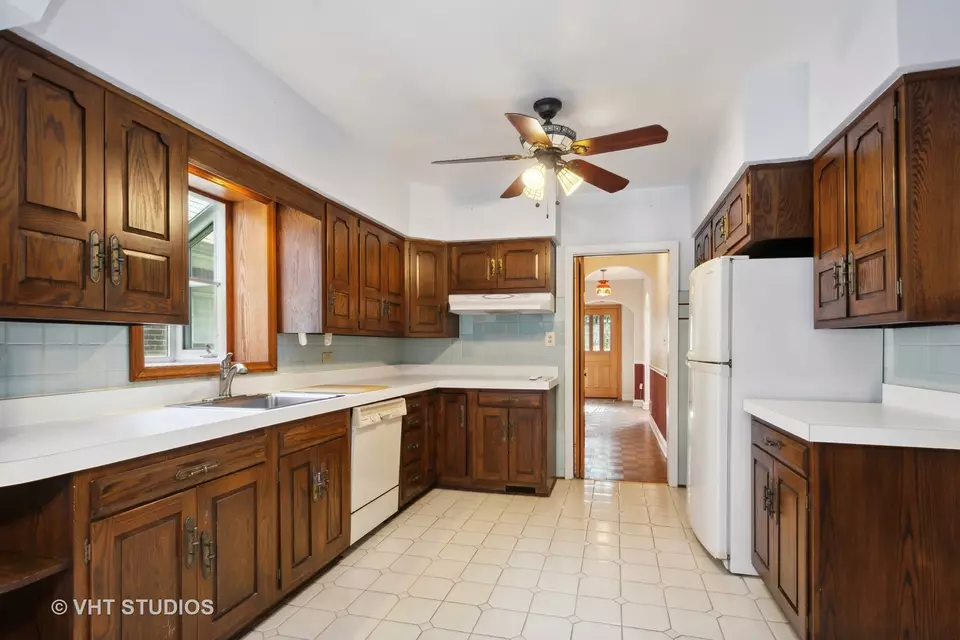  5852 N Bernard St, Chicago, IL 60659 photo 5
