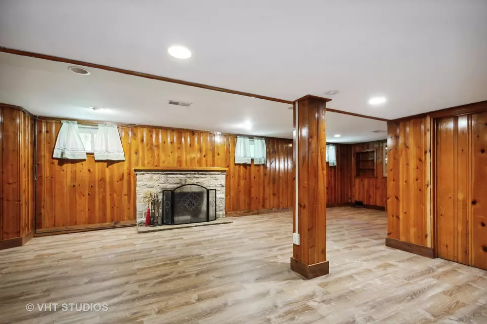 5852 N Bernard St, Chicago, IL 60659 photo 13