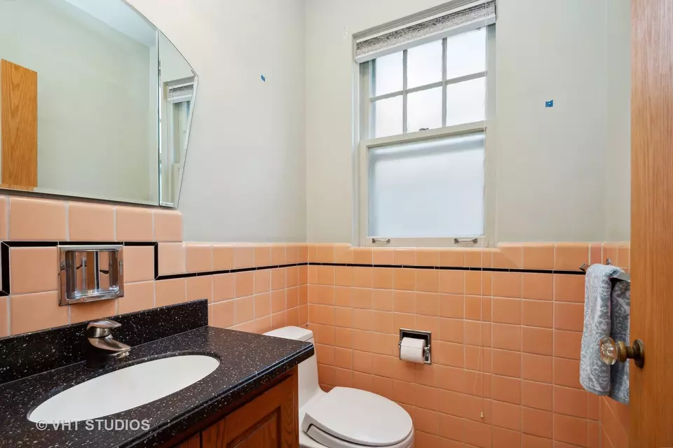  5852 N Bernard St, Chicago, IL 60659 photo 16
