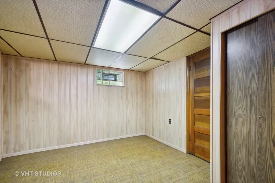  5852 N Bernard St, Chicago, IL 60659 photo 14