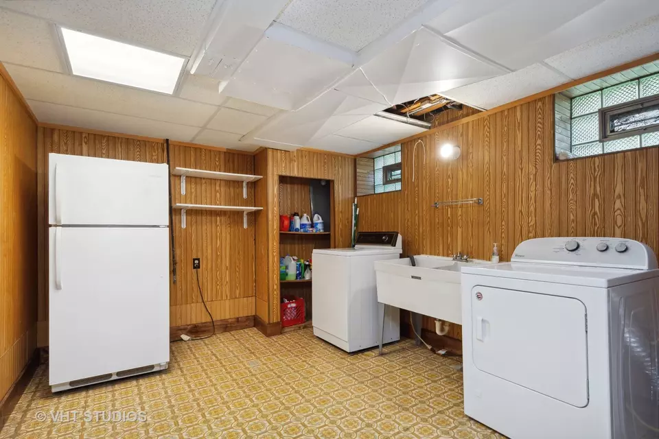  5852 N Bernard St, Chicago, IL 60659 photo 18