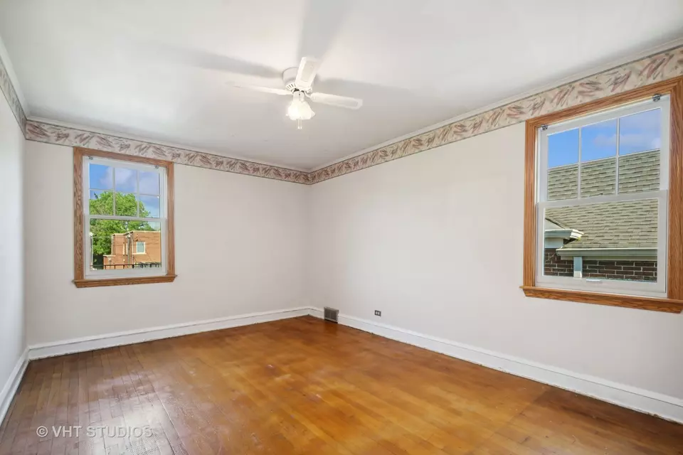  5852 N Bernard St, Chicago, IL 60659 photo 11