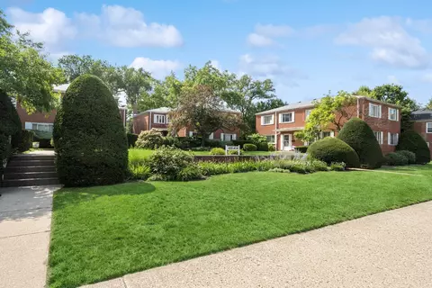 412 Asbury Ave, Evanston, IL 60202