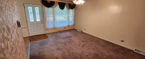 14318 Kolin Ave, Midlothian, IL 60445 photo 2