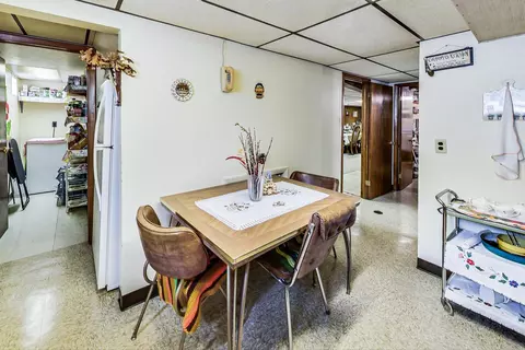 11152 S Ewing Ave, Chicago, IL 60617 photo 16