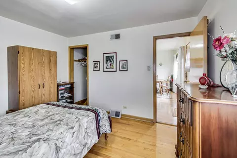 11152 S Ewing Ave, Chicago, IL 60617 photo 10
