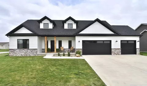 102 Dode Dr, Downs, IL 61736