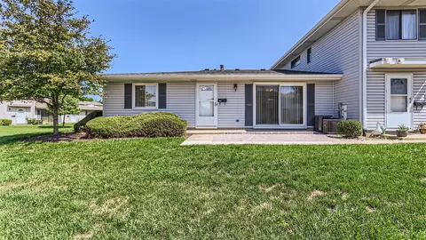 222 Wapoos Ct #222, Schaumburg, IL 60194