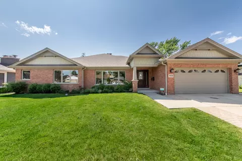 908 Tomawadee Dr, Park Ridge, IL 60068