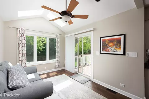 1016 Windsor Dr, Wheaton, IL 60189 photo 9