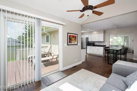 1016 Windsor Dr, Wheaton, IL 60189 photo 10