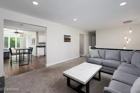 1016 Windsor Dr, Wheaton, IL 60189 photo 5