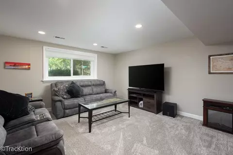1016 Windsor Dr, Wheaton, IL 60189 photo 17