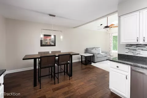 1016 Windsor Dr, Wheaton, IL 60189 photo 6