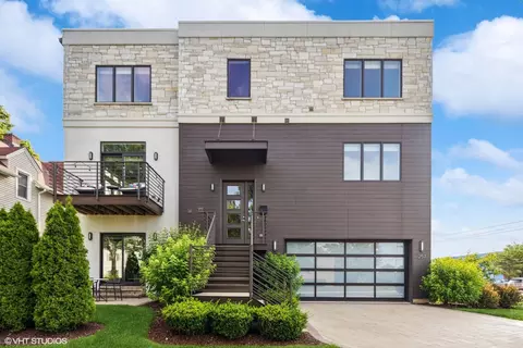 257 W 1st St, Elmhurst, IL 60126
